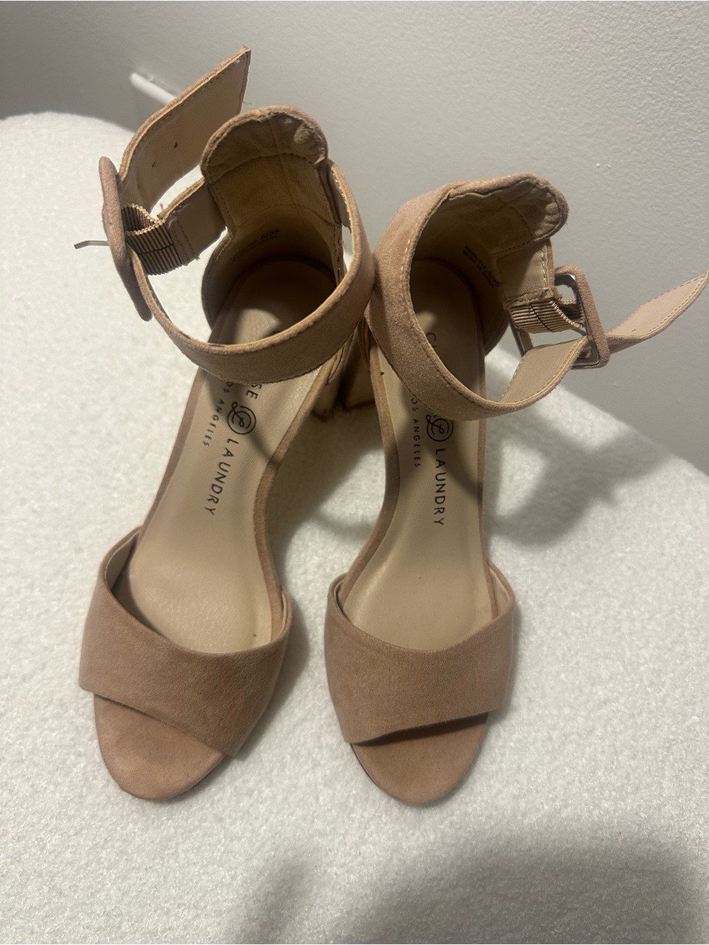 Nude Heels - Picture 2 of 3